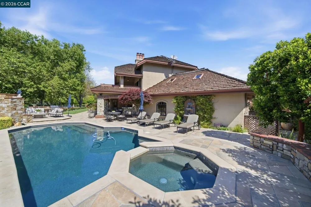51 Red Cypress Ct Danville, CA 94506