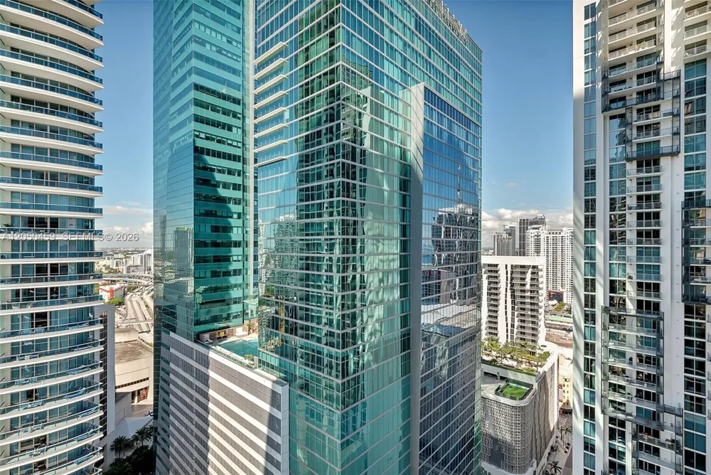 300 Biscayne Boulevard Way #3008W Miami, FL 33131