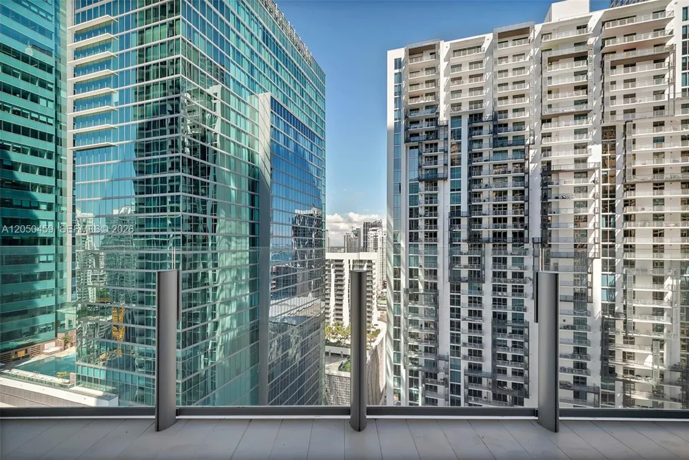 300 Biscayne Boulevard Way #3008W Miami, FL 33131