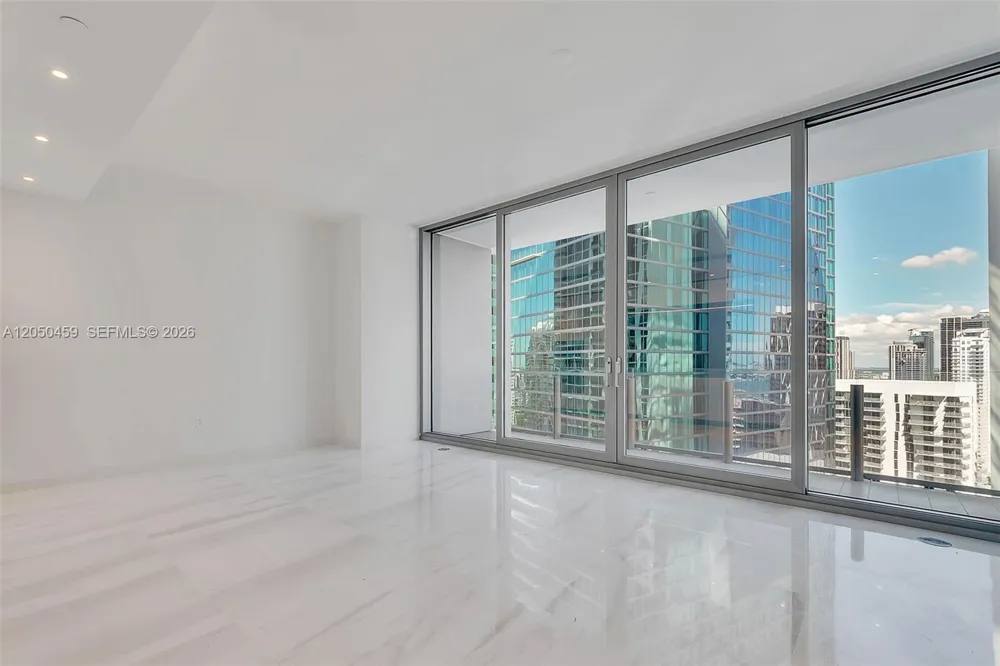 300 Biscayne Boulevard Way #3008W Miami, FL 33131