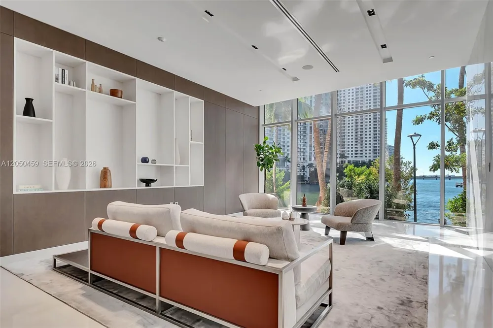 300 Biscayne Boulevard Way #3008W Miami, FL 33131