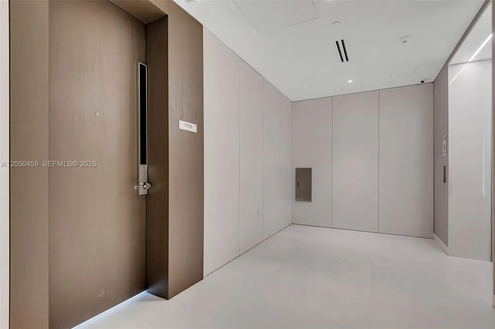 300 Biscayne Boulevard Way #3008W Miami, FL 33131