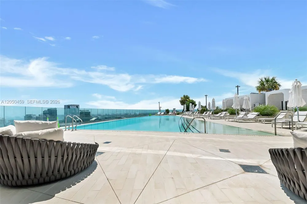 300 Biscayne Boulevard Way #3008W Miami, FL 33131