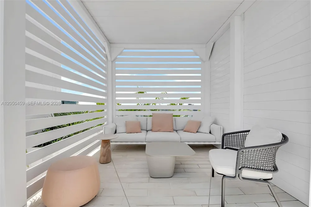 300 Biscayne Boulevard Way #3008W Miami, FL 33131