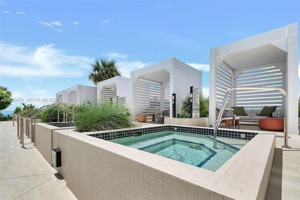 300 Biscayne Boulevard Way #3008W Miami, FL 33131