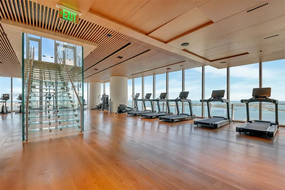300 Biscayne Boulevard Way #3008W Miami, FL 33131