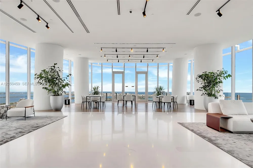 300 Biscayne Boulevard Way #3008W Miami, FL 33131