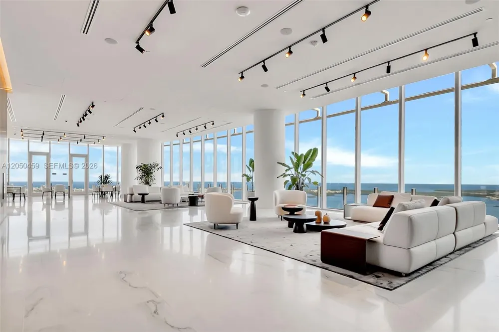 300 Biscayne Boulevard Way #3008W Miami, FL 33131