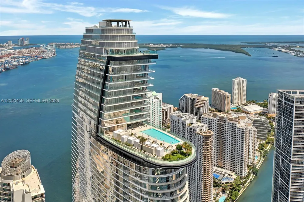 300 Biscayne Boulevard Way #3008W Miami, FL 33131