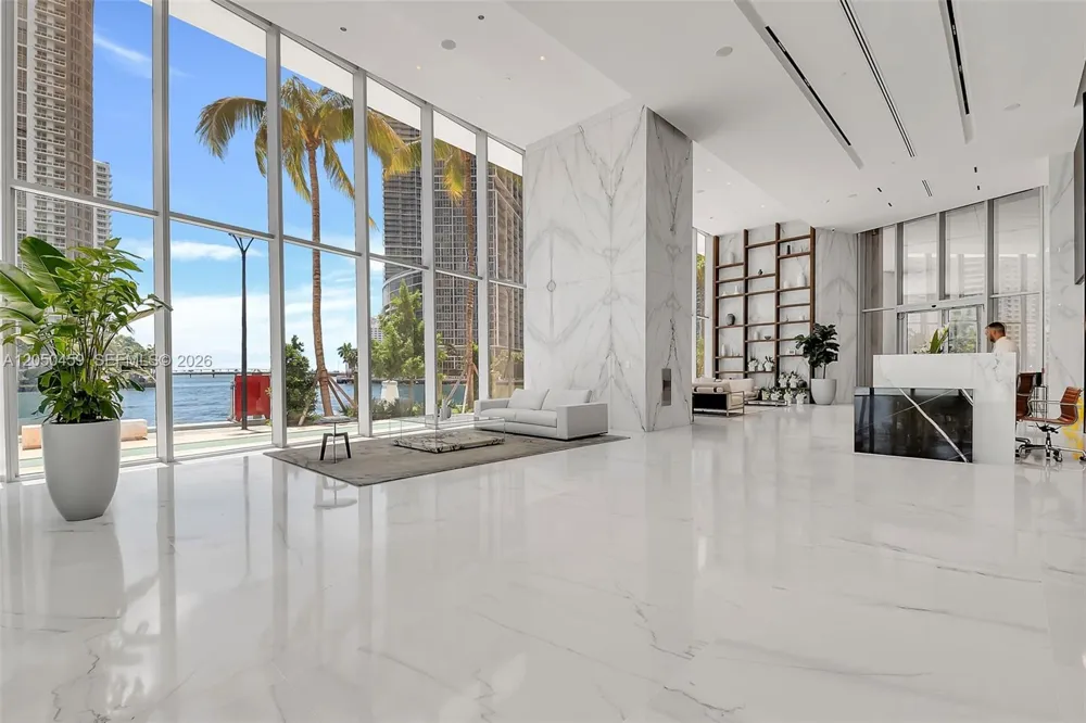 300 Biscayne Boulevard Way #3008W Miami, FL 33131