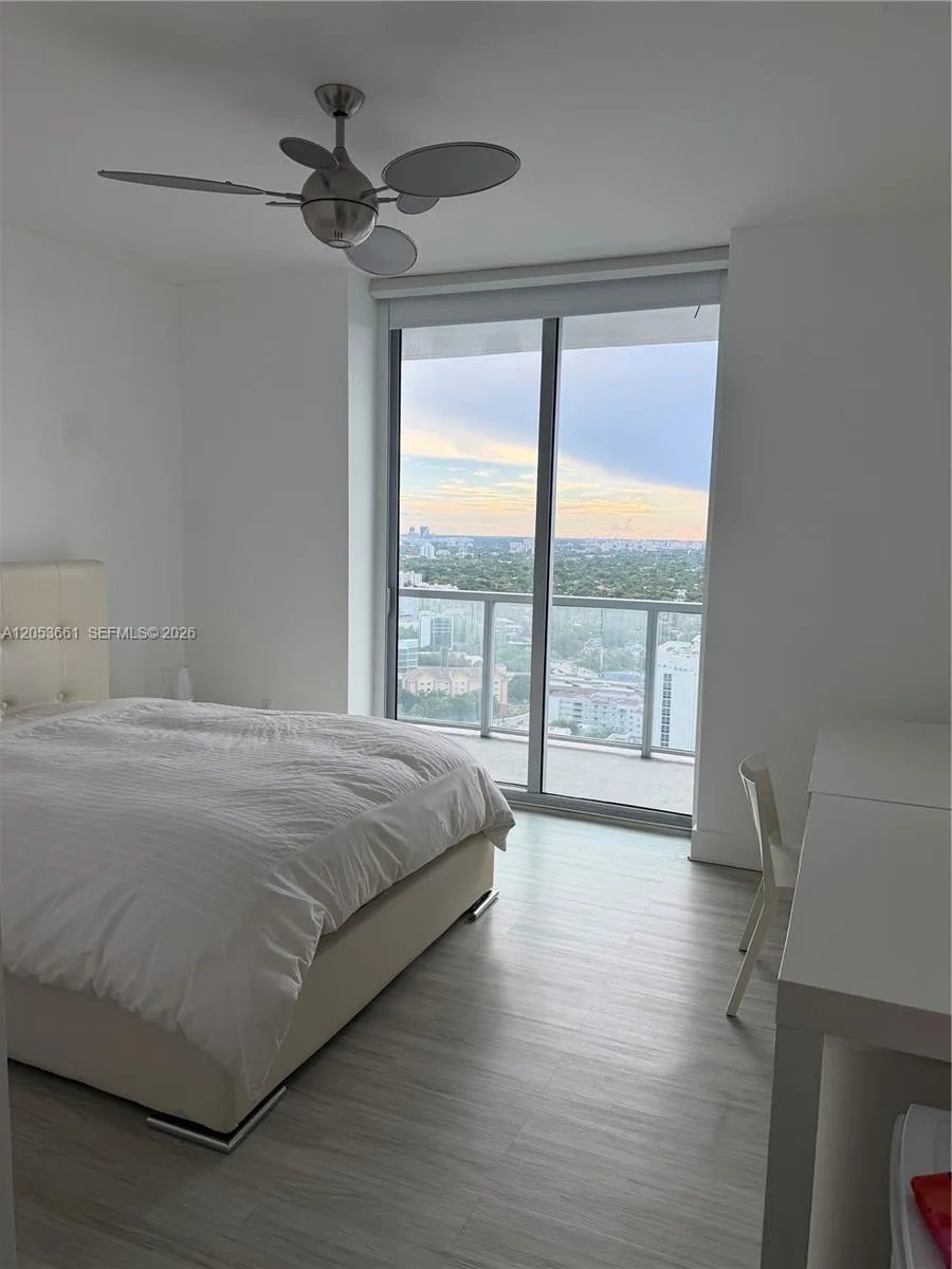 79 SW 12th St #3312-S Miami, FL 33130