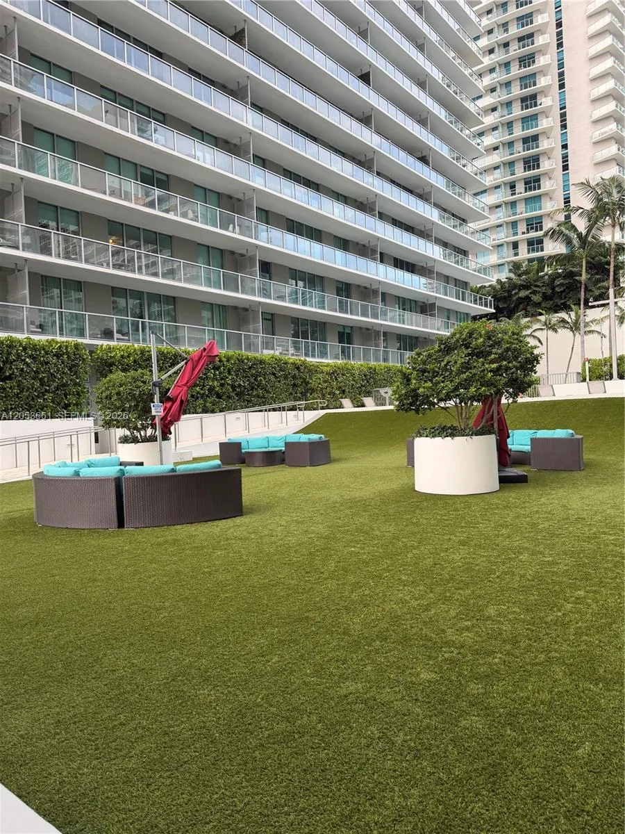 79 SW 12th St #3312-S Miami, FL 33130