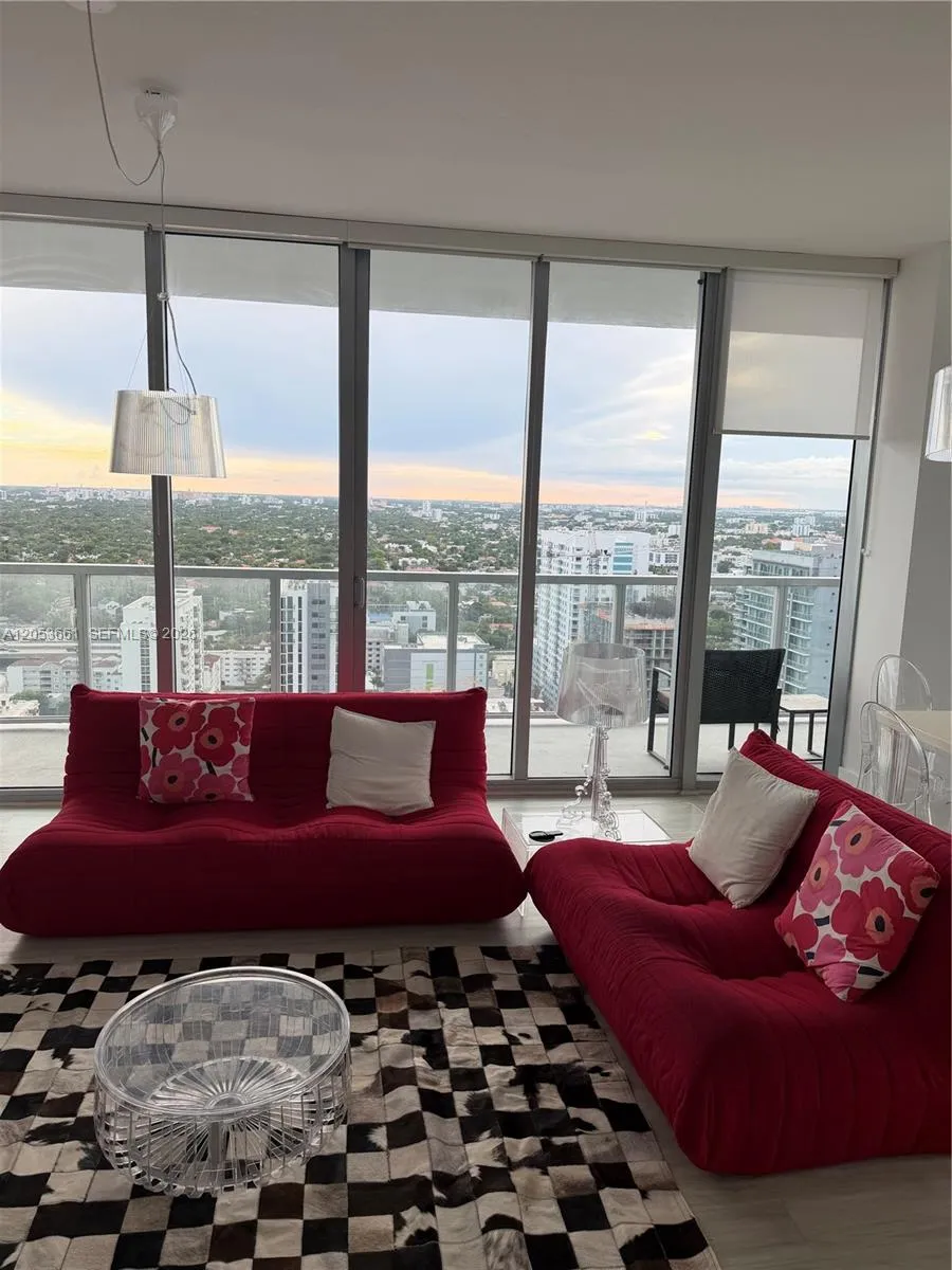 79 SW 12th St #3312-S Miami, FL 33130