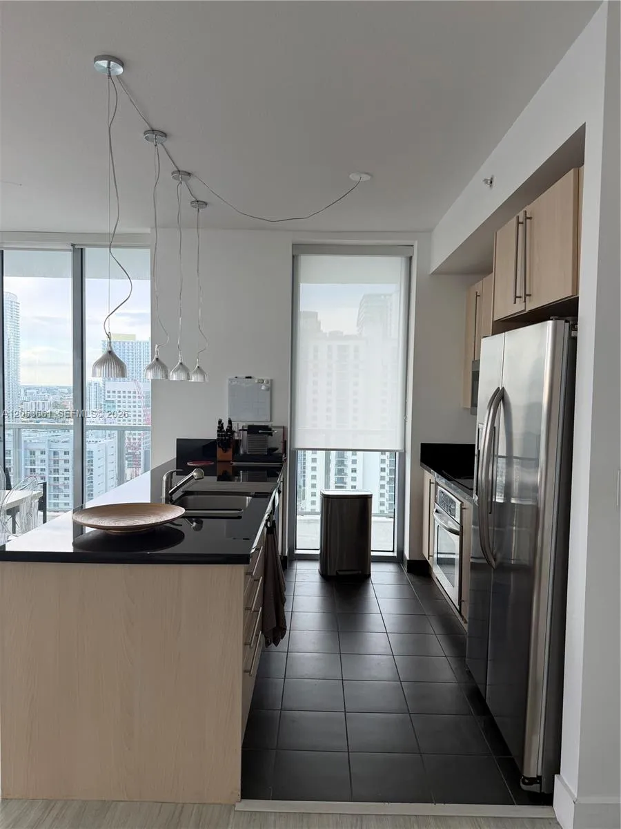 79 SW 12th St #3312-S Miami, FL 33130