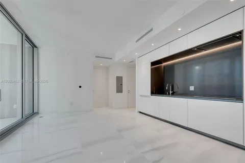 300 Biscayne Boulevard Way #3008W