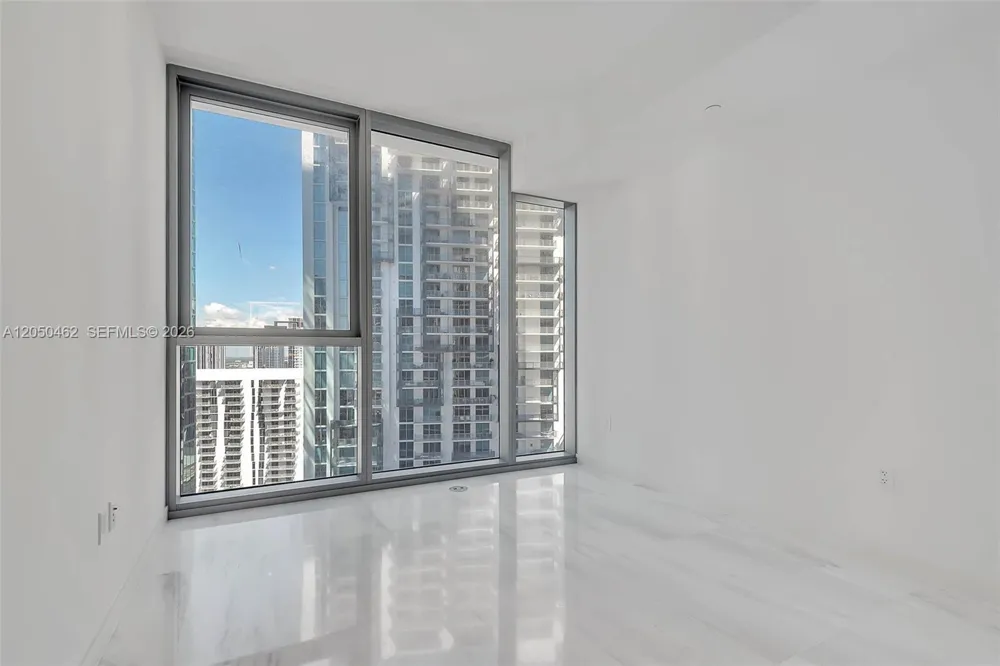 300 Biscayne Boulevard Way #3008W Miami, FL 33131