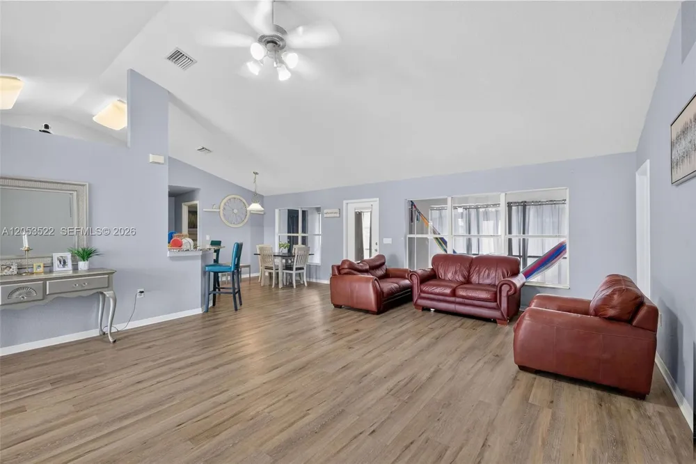 1020 NW 14th St Cape Coral, FL 33993