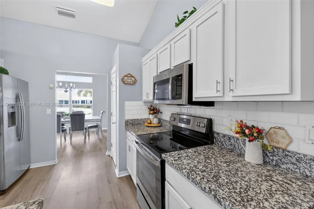 1020 NW 14th St Cape Coral, FL 33993
