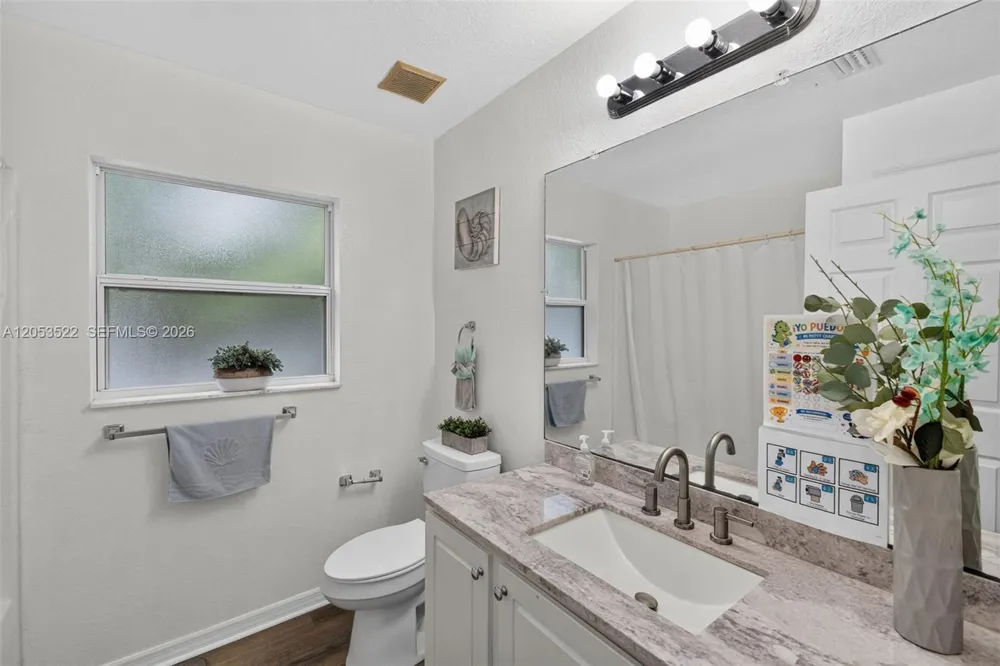 1020 NW 14th St Cape Coral, FL 33993