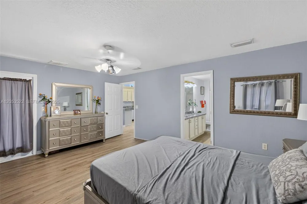 1020 NW 14th St Cape Coral, FL 33993
