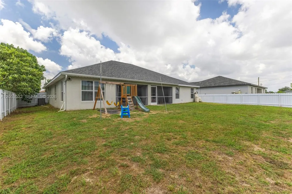 1020 NW 14th St Cape Coral, FL 33993