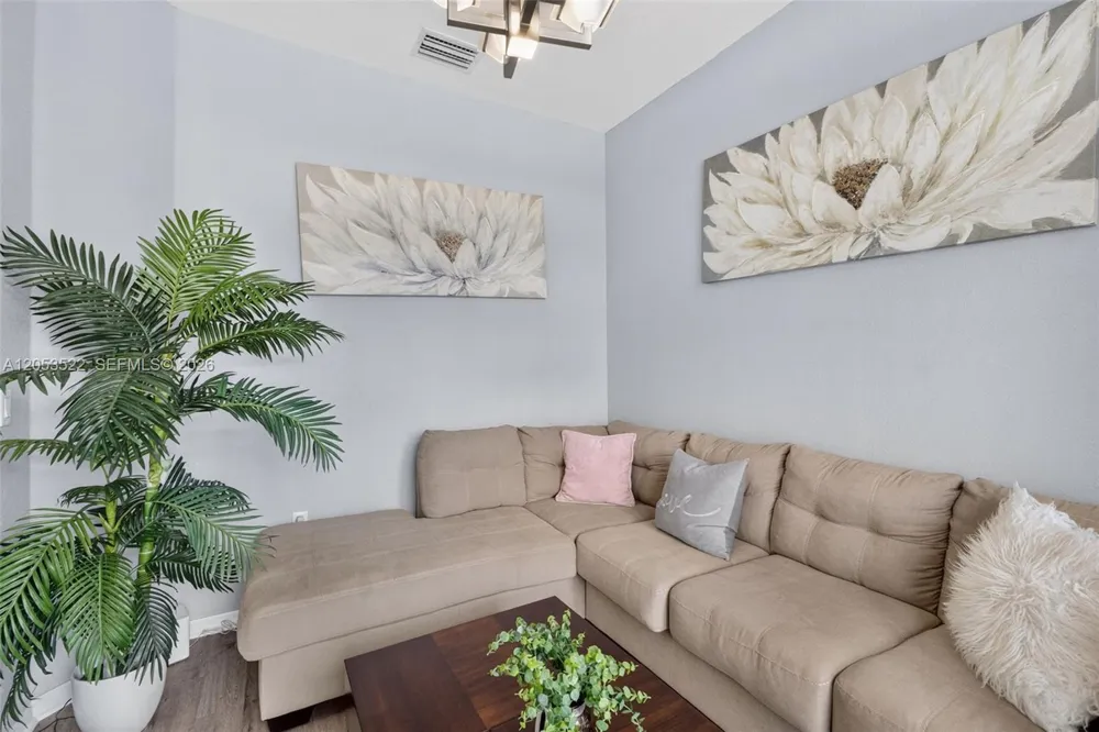 1020 NW 14th St Cape Coral, FL 33993