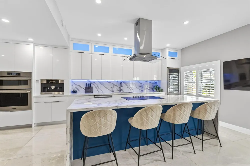 724 SW 1st Avenue Pompano Beach, FL 33060