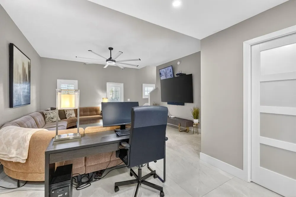 724 SW 1st Avenue Pompano Beach, FL 33060
