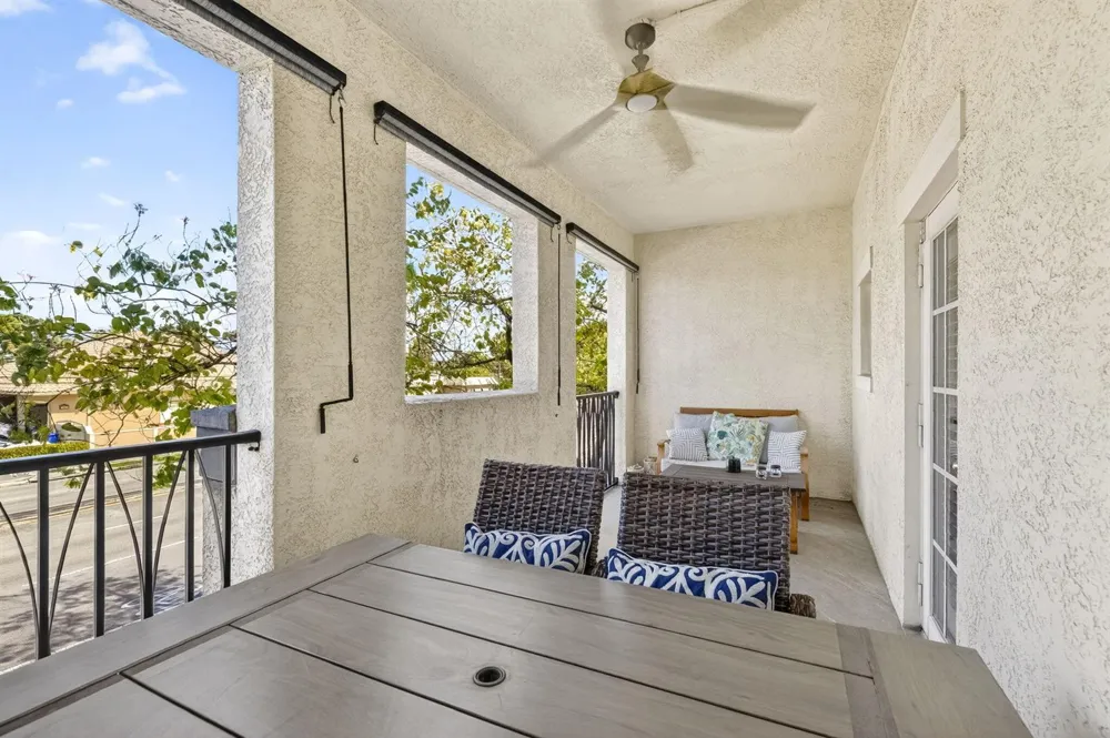 724 SW 1st Avenue Pompano Beach, FL 33060