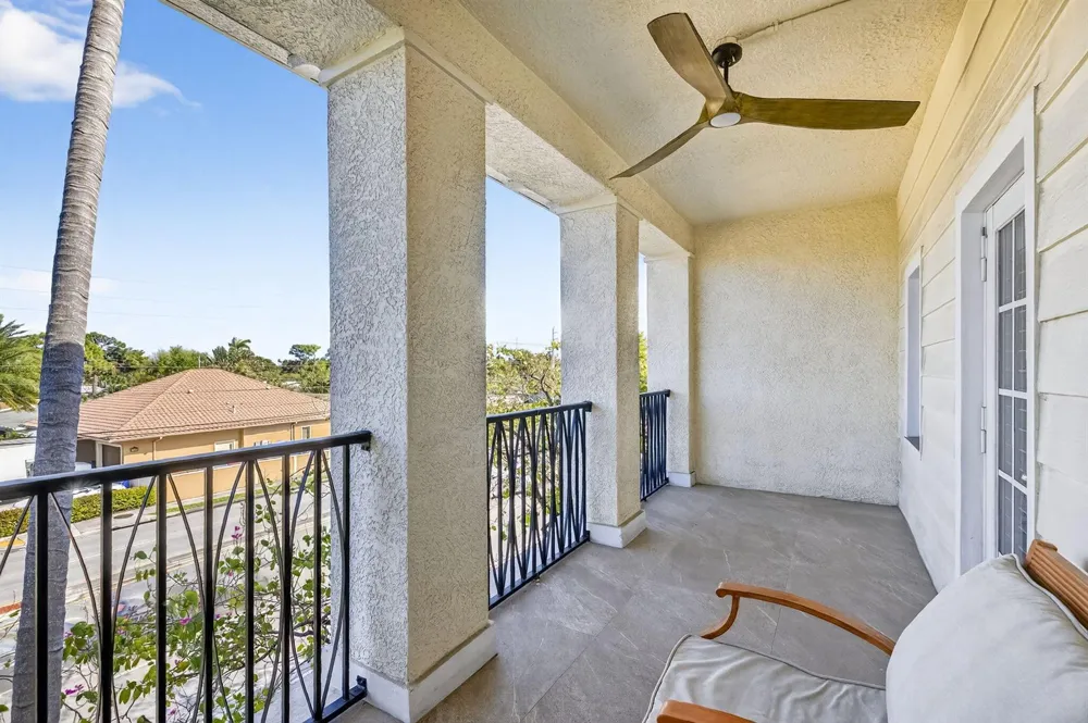 724 SW 1st Avenue Pompano Beach, FL 33060