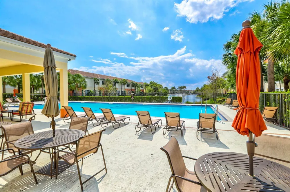 724 SW 1st Avenue Pompano Beach, FL 33060