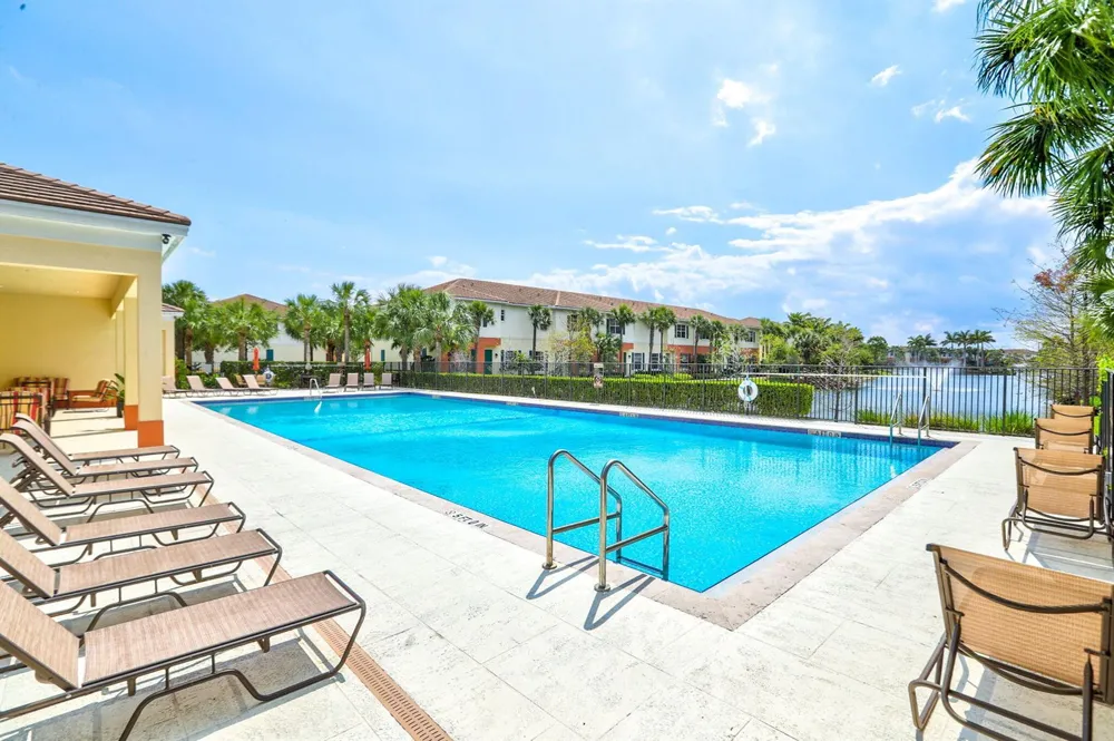 724 SW 1st Avenue Pompano Beach, FL 33060
