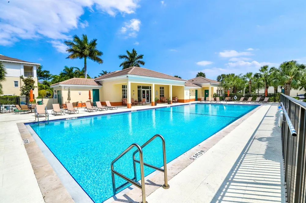 724 SW 1st Avenue Pompano Beach, FL 33060