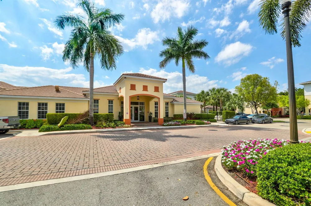 724 SW 1st Avenue Pompano Beach, FL 33060