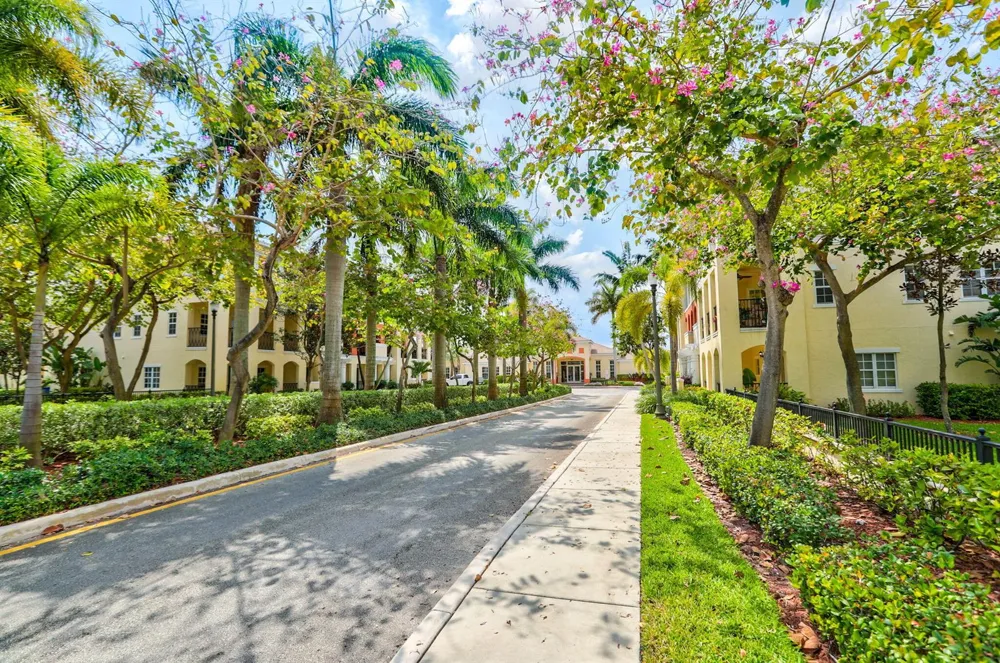 724 SW 1st Avenue Pompano Beach, FL 33060