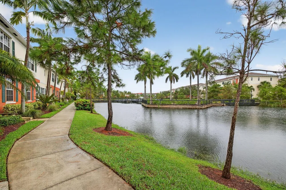 724 SW 1st Avenue Pompano Beach, FL 33060