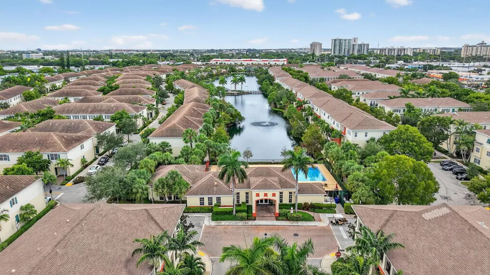 724 SW 1st Avenue Pompano Beach, FL 33060