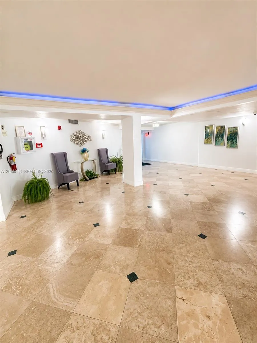 1000 Parkview Dr #505 Hallandale Beach, FL 33009