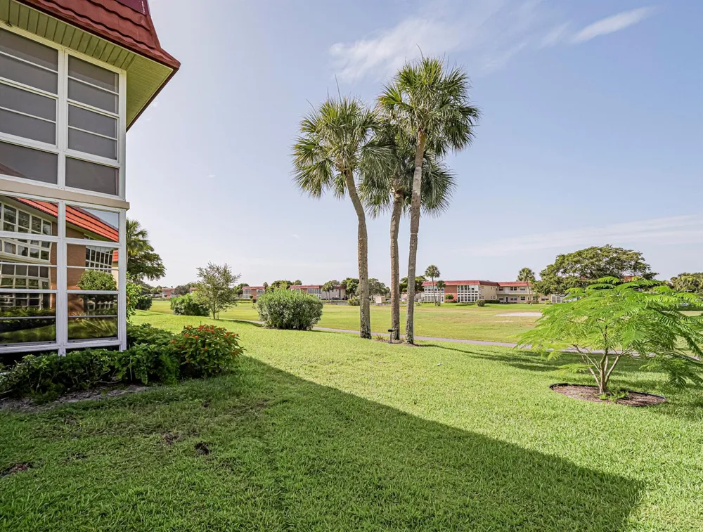106 Spring Lake Court #201 Vero Beach, FL 32962
