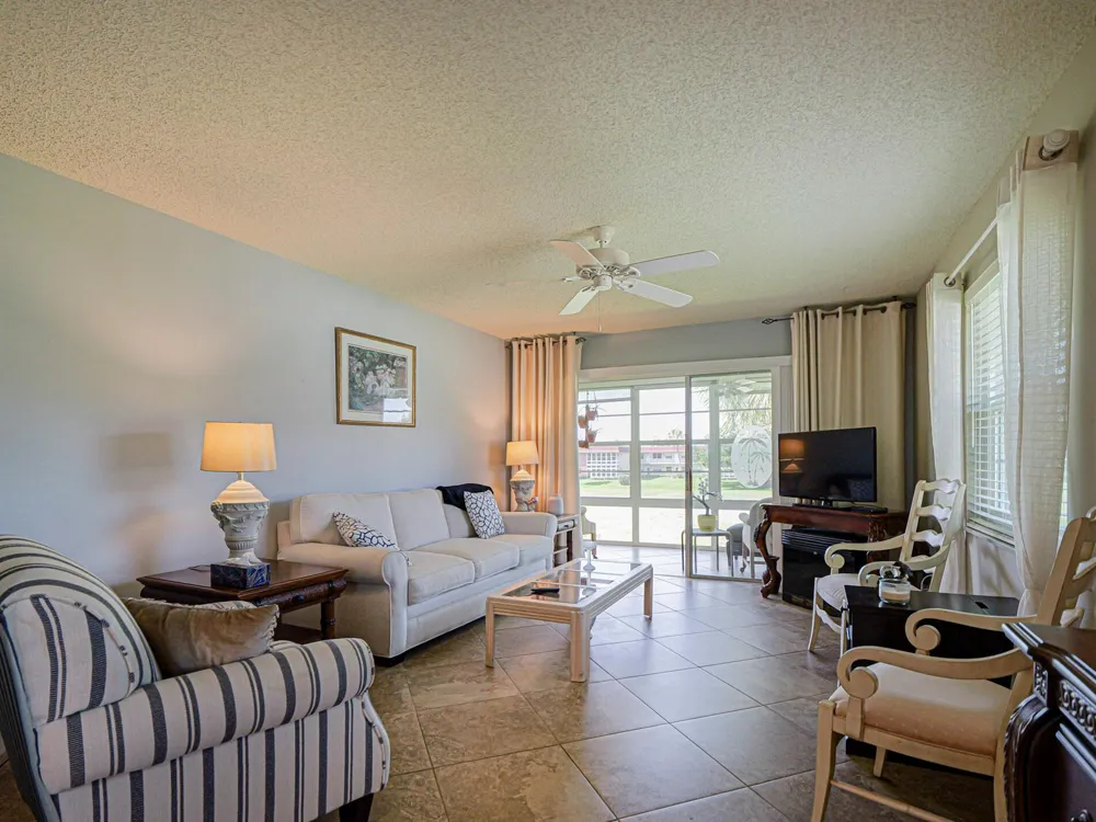 106 Spring Lake Court #201 Vero Beach, FL 32962