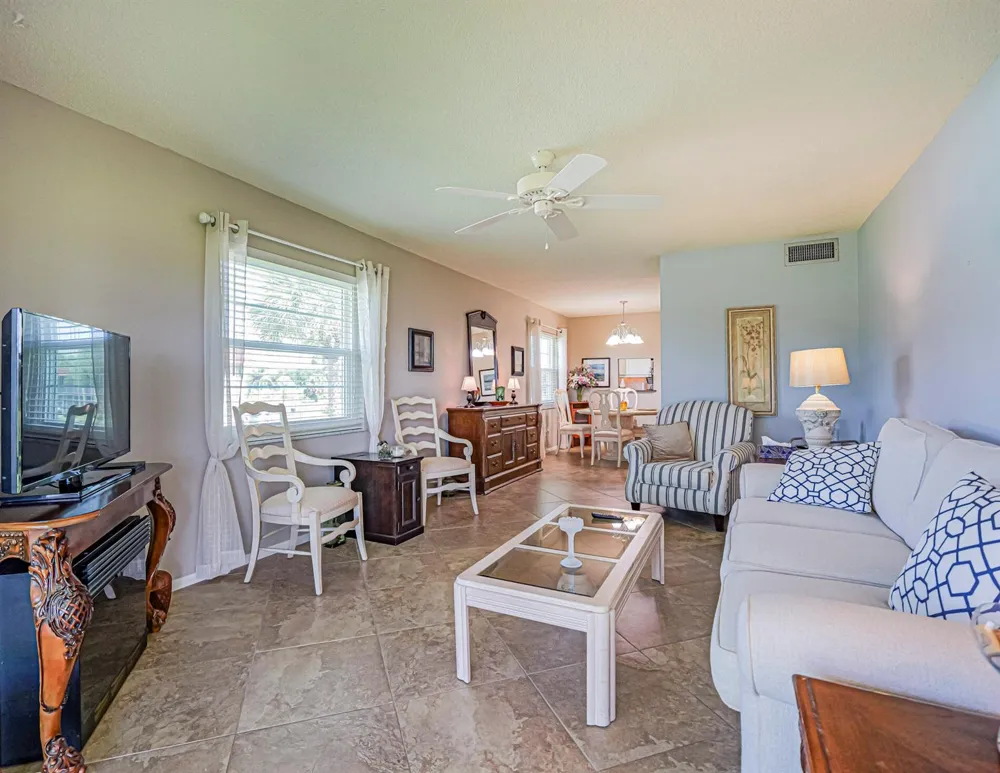 106 Spring Lake Court #201 Vero Beach, FL 32962