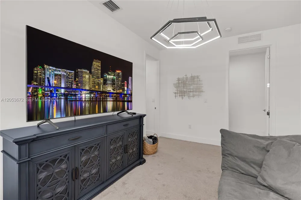 4374 NW 81st Ave Doral, FL 33166