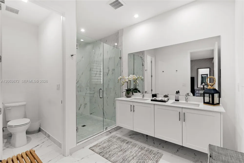 4374 NW 81st Ave Doral, FL 33166