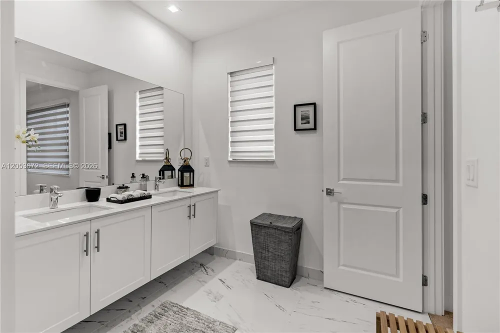 4374 NW 81st Ave Doral, FL 33166