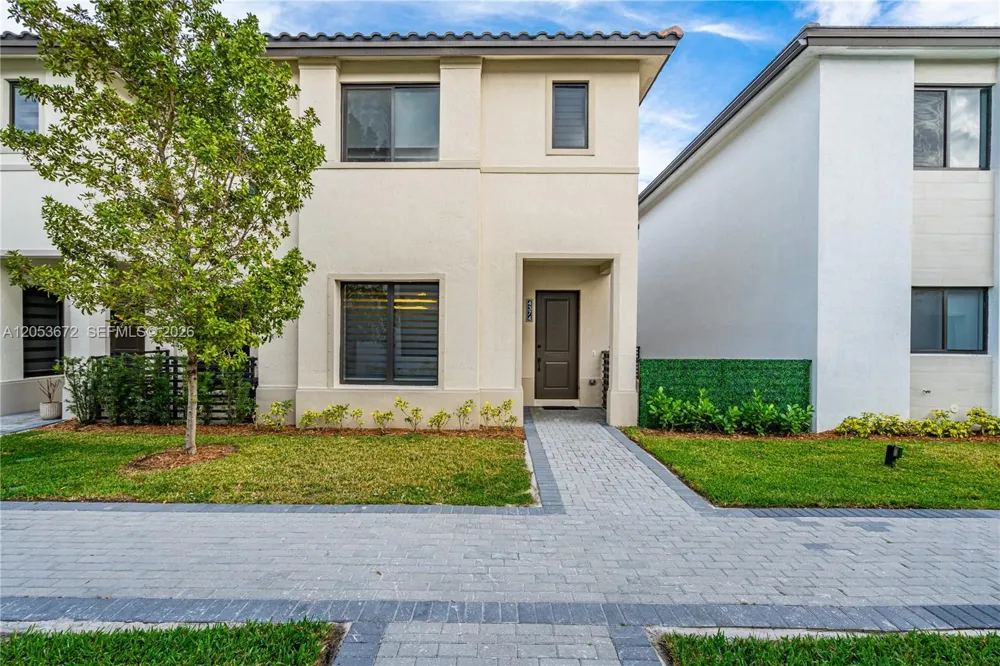 4374 NW 81st Ave Doral, FL 33166
