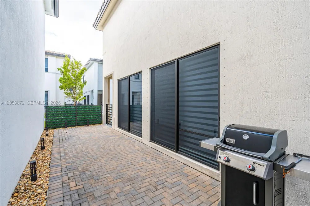 4374 NW 81st Ave Doral, FL 33166