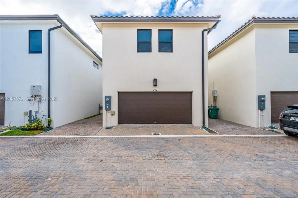 4374 NW 81st Ave Doral, FL 33166