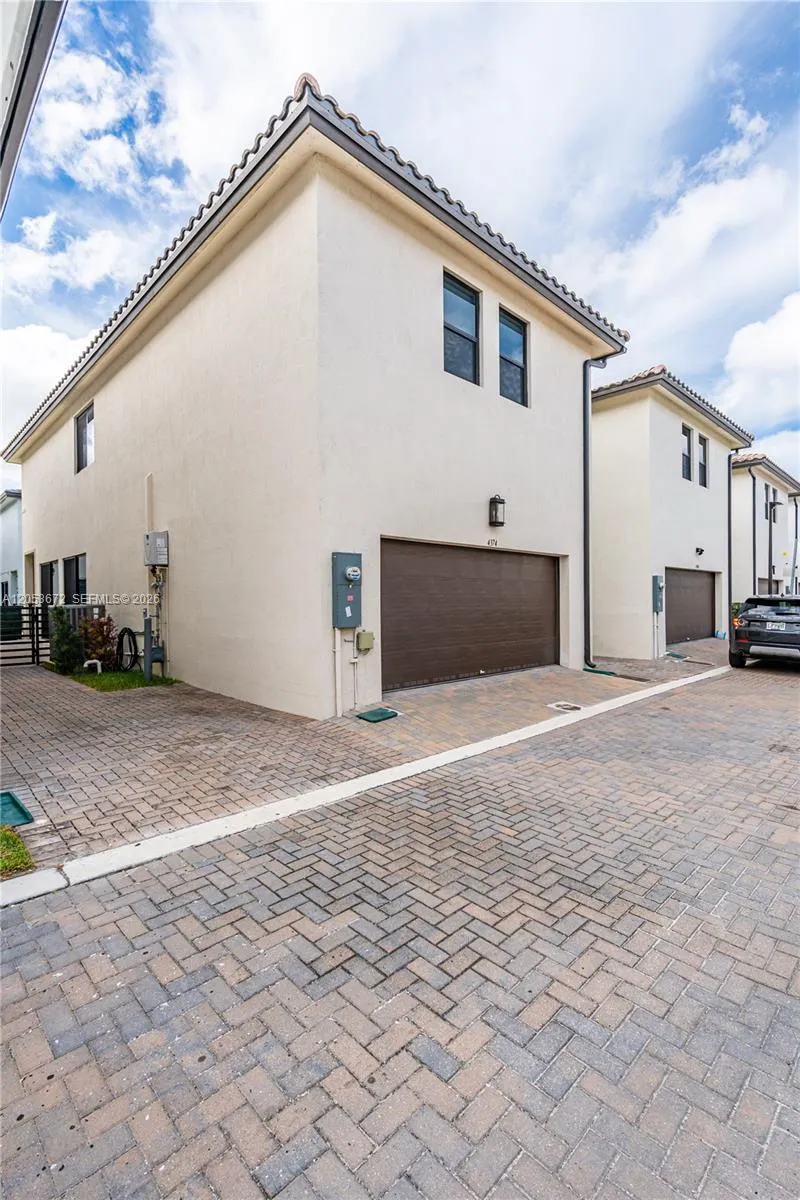4374 NW 81st Ave Doral, FL 33166