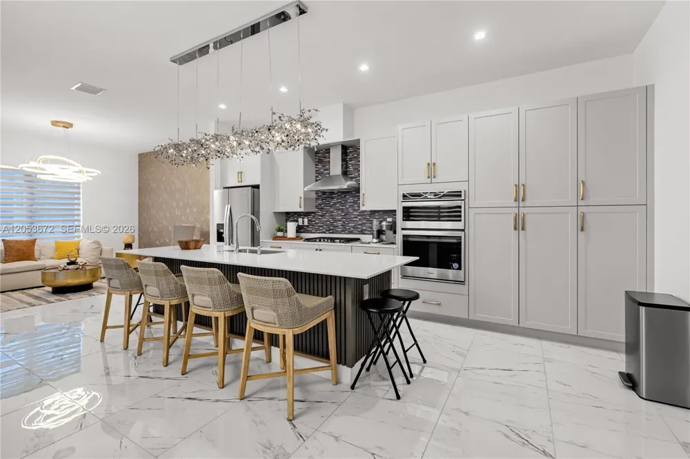 4374 NW 81st Ave Doral, FL 33166