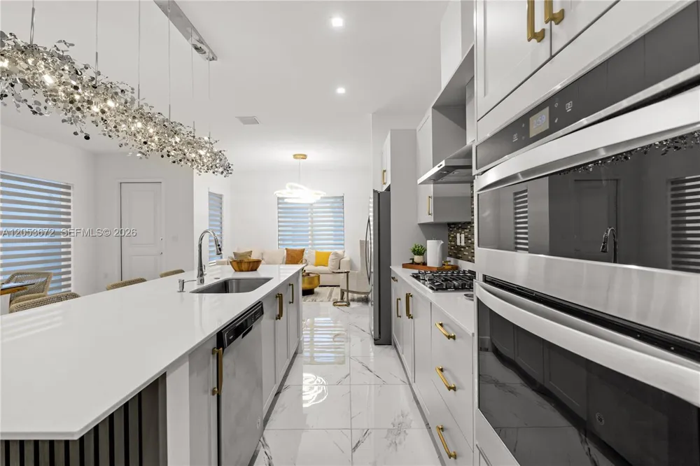 4374 NW 81st Ave Doral, FL 33166